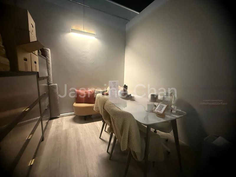Office for Sale in  Woodlands Avenue 2 - Image 7
